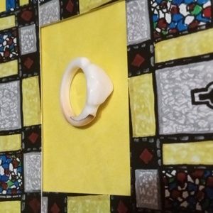 Heart shaped faux shell ring size 6. Sku126